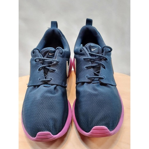 Nike Roshe One Womens Youth Running Shoes Size 5.5Y Blue + Pink - Picture 2 of 10